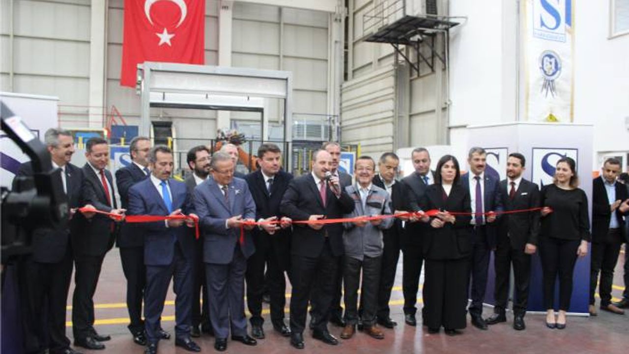 Yatırımı tamamladı, el değmeden kapı üretiyor