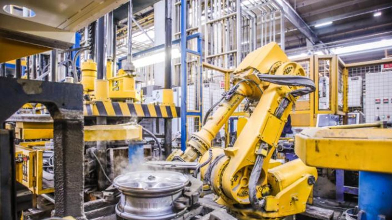 Robot yatırımlarıyla hata oranını düşürüp, üretimi artırdı