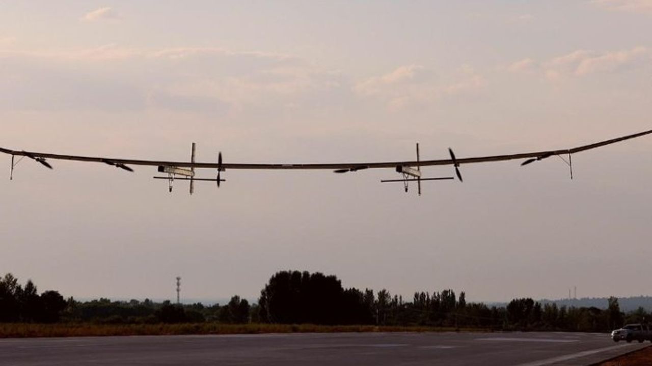 GÜNEŞ ENERJİLİ BÜYÜK DRONE İLK UÇUŞUNU TAMAMLADI