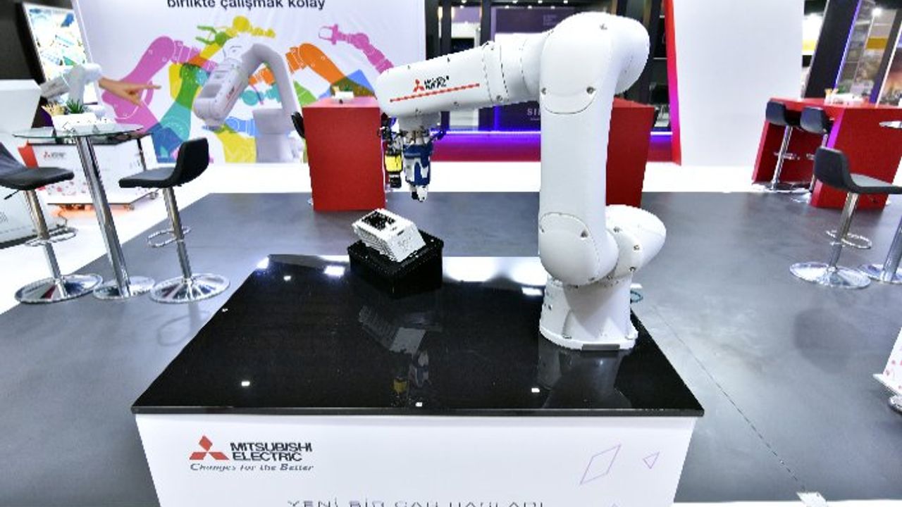 MITSUBISHI ELECTRIC ROBOT YATIRIMLARI ZİRVESİ'NE KATILDI