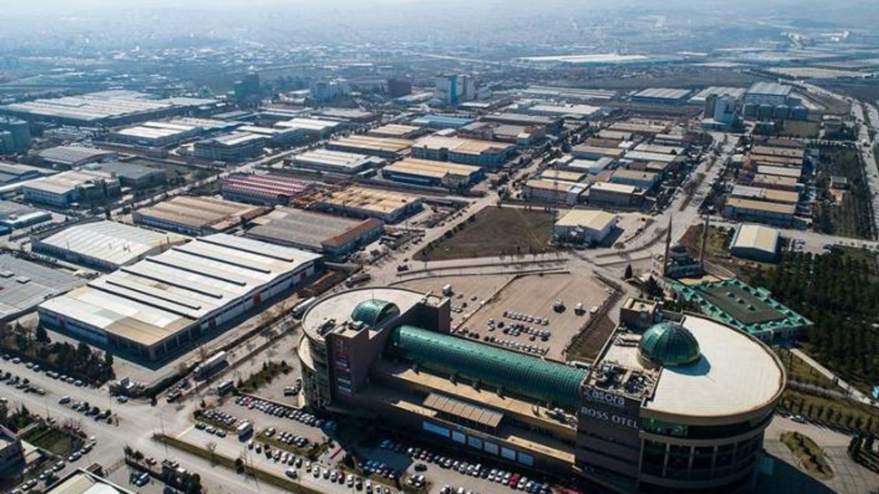 OSB TEKNOLOJİ ZİRVESİ ENDÜSTRİNİN GELECEĞİNE IŞIK TUTTU
