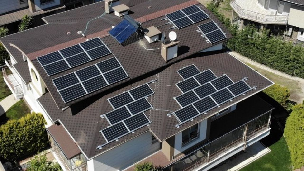 BİNALARDA YENİLENEBİLİR ENERJİ ZORUNLULUĞU BAŞLIYOR
