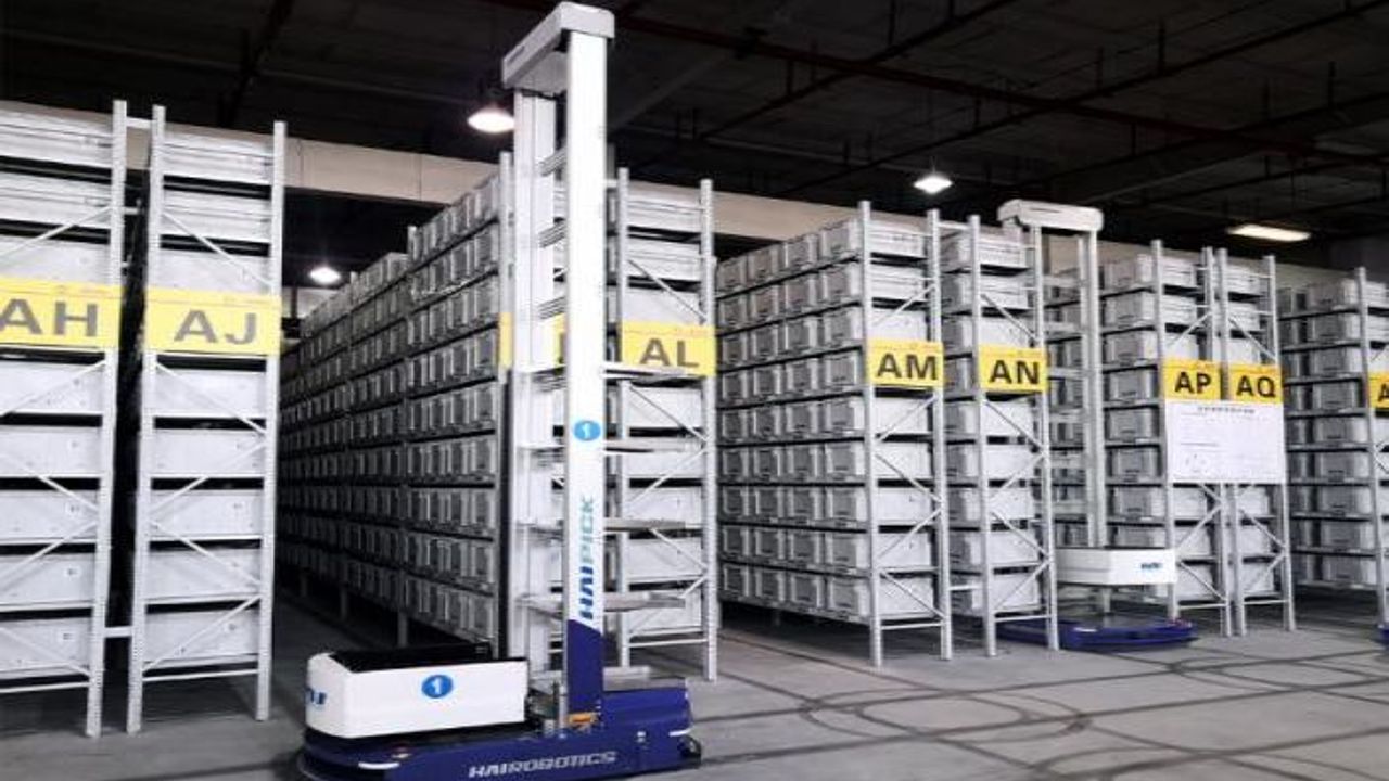 HAI ROBOTİCS'DEN KONFEKSİYON DEPO OTOMASYON PROJESİ