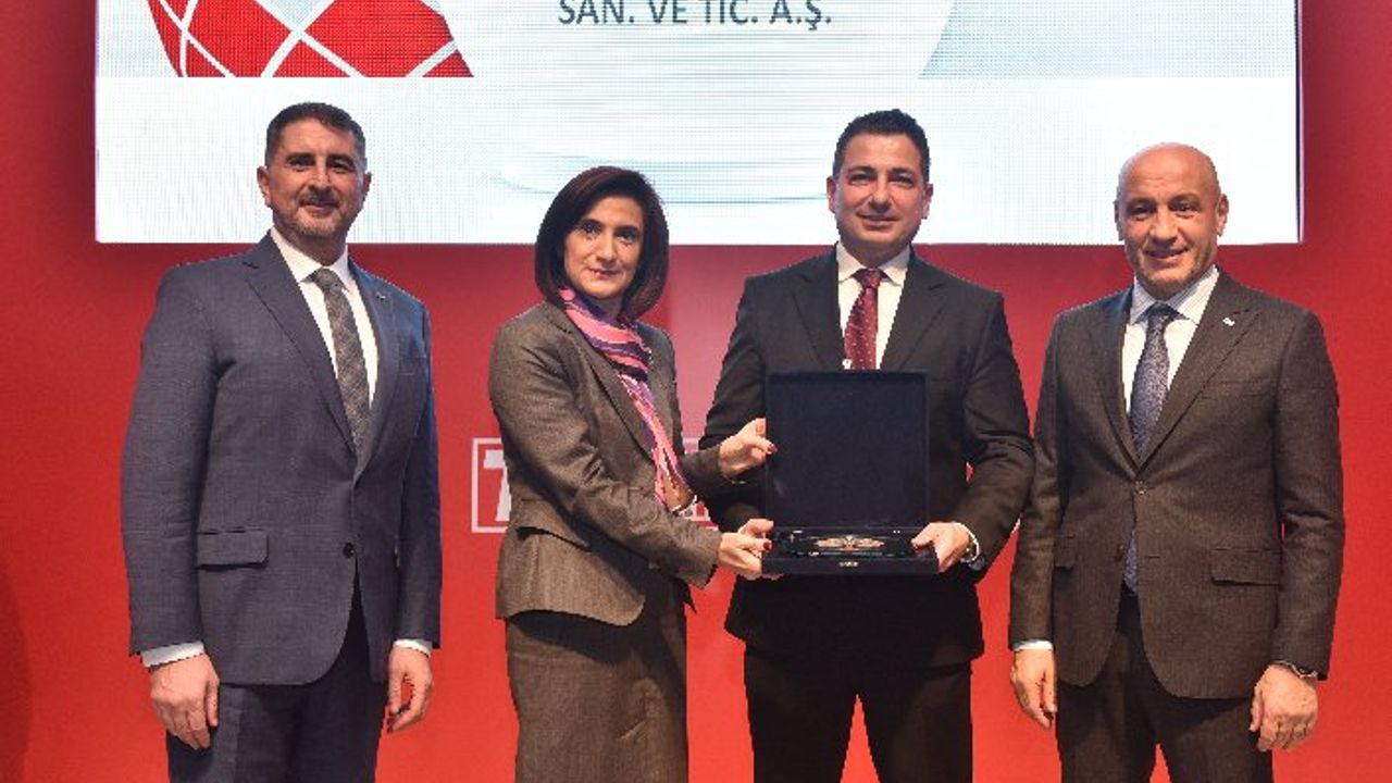 YORGLASS İHRACAT ŞAMPİYONLARI ARASINA GİRDİ