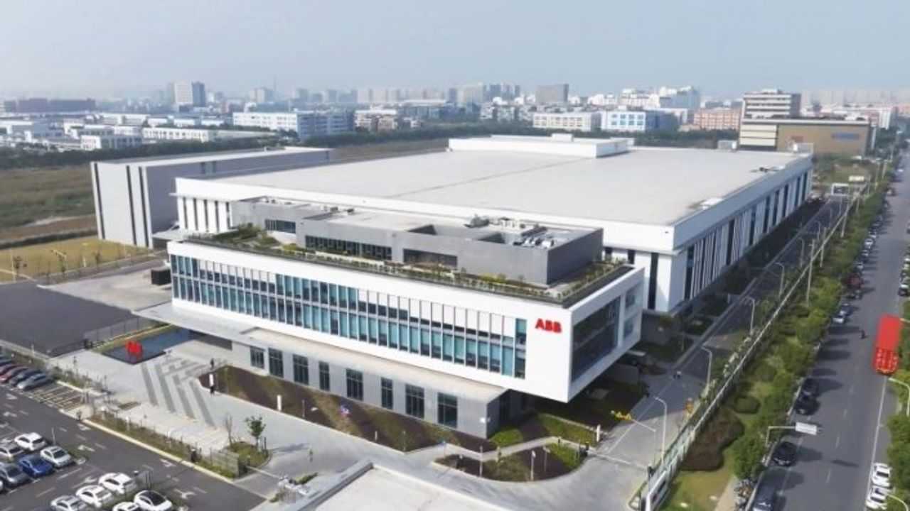 ABB TAM OTOMATİK ROBOT FABRİKASINI  SHANGHAİ’DA AÇTI