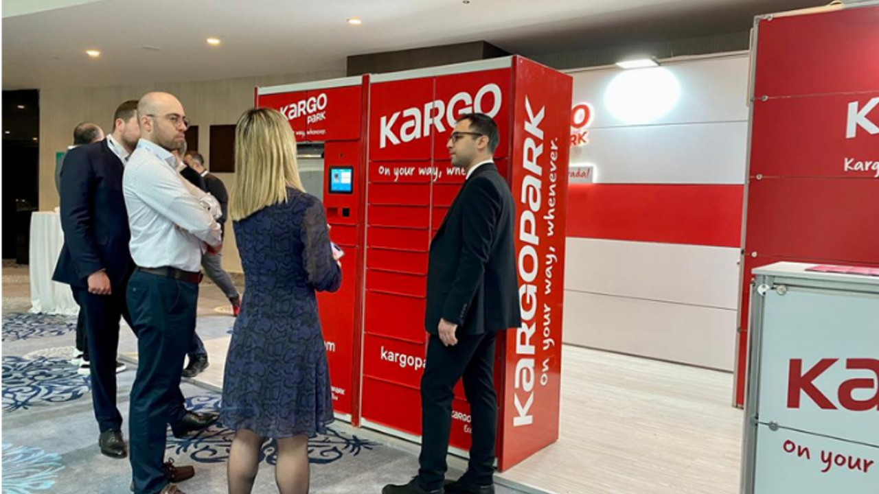 TÜRKİYE’NİN KENDİ ELEKTRİĞİNİ ÜRETEN İLK AKILLI KARGO DOLABI