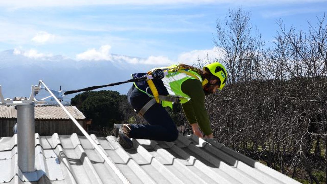 ÇATI ÜZERİ GES PROJELERİNDEKİ ÇÖZÜMLERİYLE YAŞAMA BAĞLIYOR