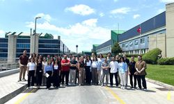 Mercedes-Benz Türk Gençleri Geleceğe Hazırlıyor