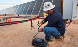 Güneş Enerjisi PV Sisteminizin Performansını Ölçün: Fluke PVA-1500 Serisi