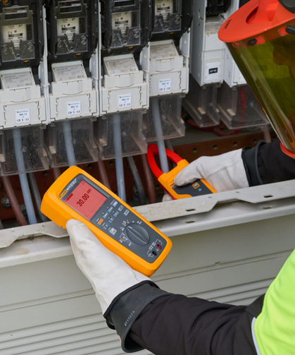 Fluke 283 FC/PV İle Daha Yüksek Gerilimli Ortamlarda Güvenle Çalışın