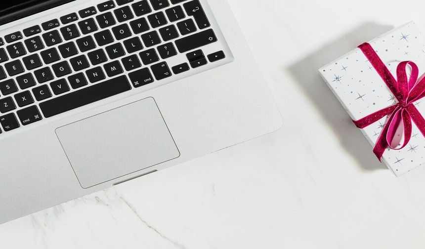 KURUMSAL HEDİYELERDE VERGİ AVANTAJI: ŞİRKETLERE ÖZEL REHBER