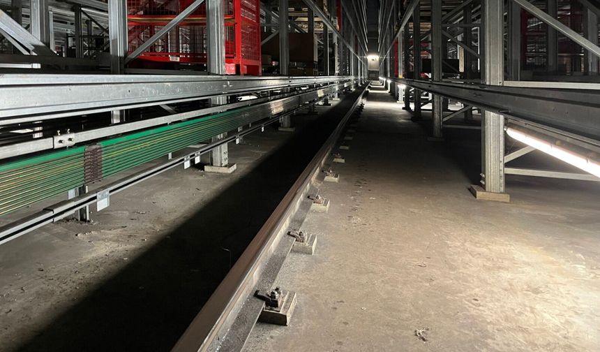 AS-RS DEPOLARDA ENERJİ SÜREKLİLİĞİ OPERASYONEL VERİMLİLİĞİ BELİRLİYOR