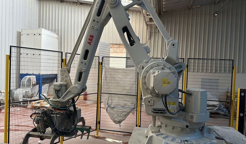 ENDÜSTRİYEL ROBOT BAKIMI: ÜRETİM SÜREKLİLİĞİNE STRATEJİK BİR YATIRIM