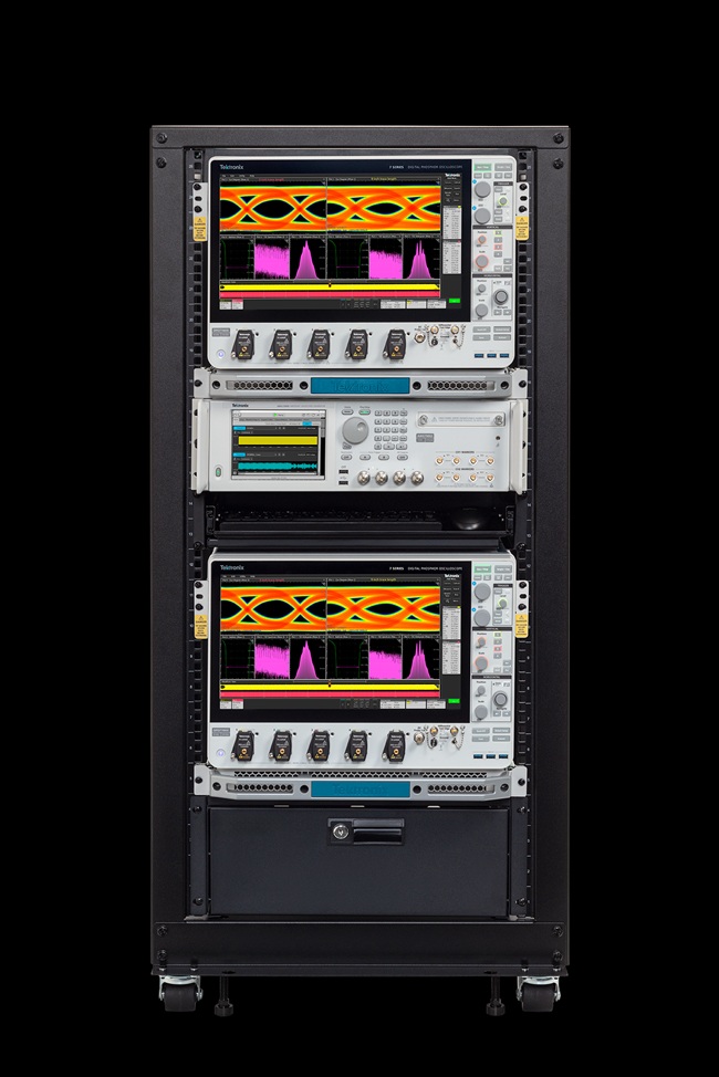 Tek D P O714 A X Rack Front 0271